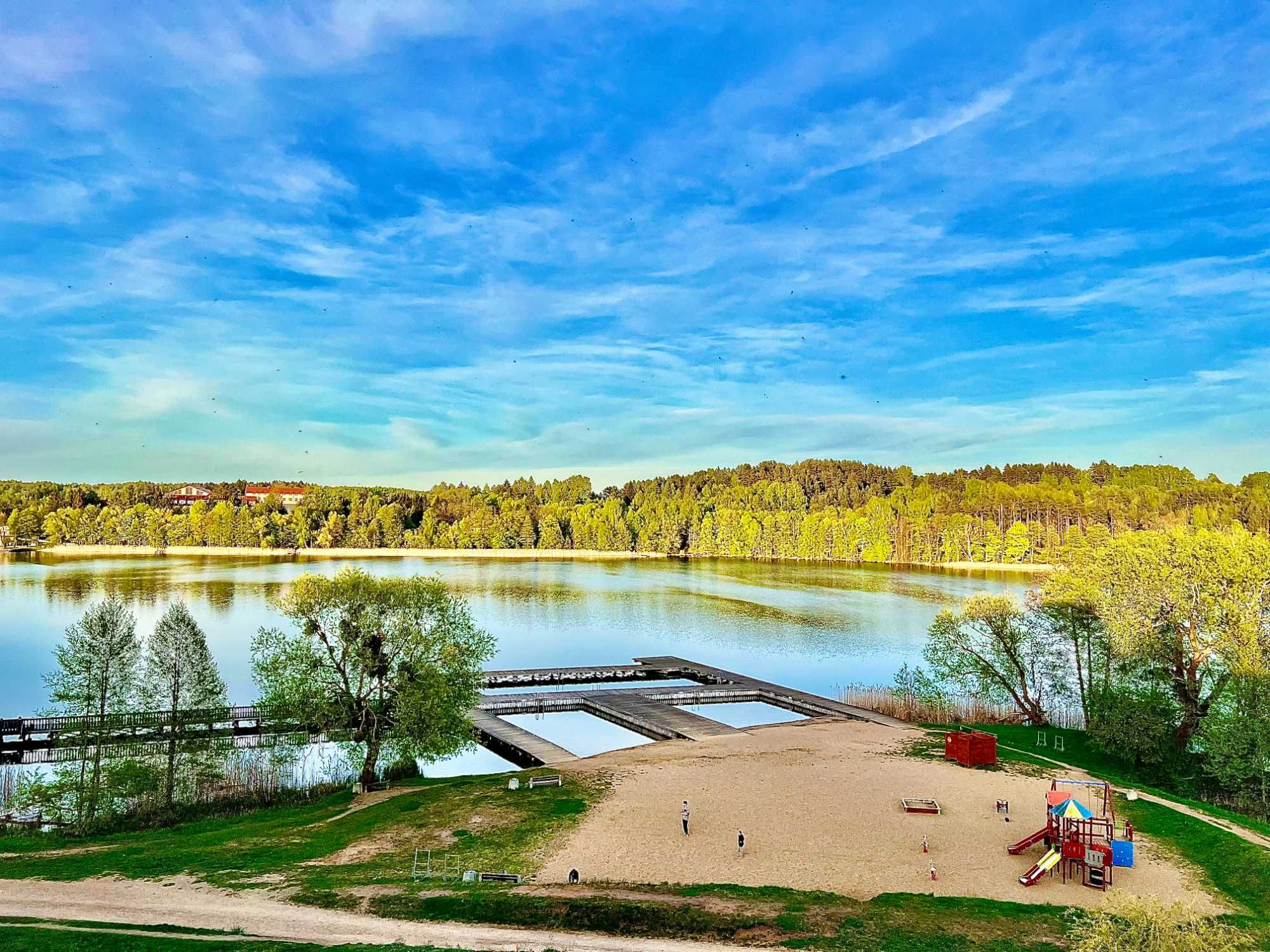 Apartamenty w Mrągowie z widokiem na jezioro Czos