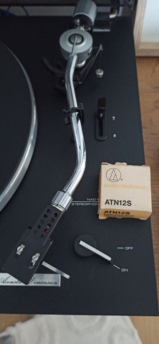 Gramofon NAD 101