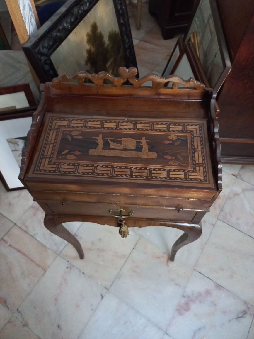 Mesa de apoio escritório