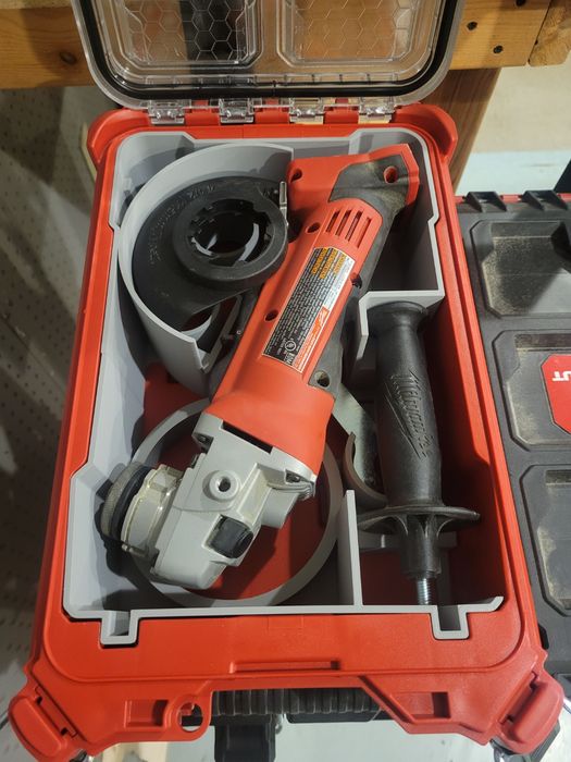 Milwaukee packout szlifierka