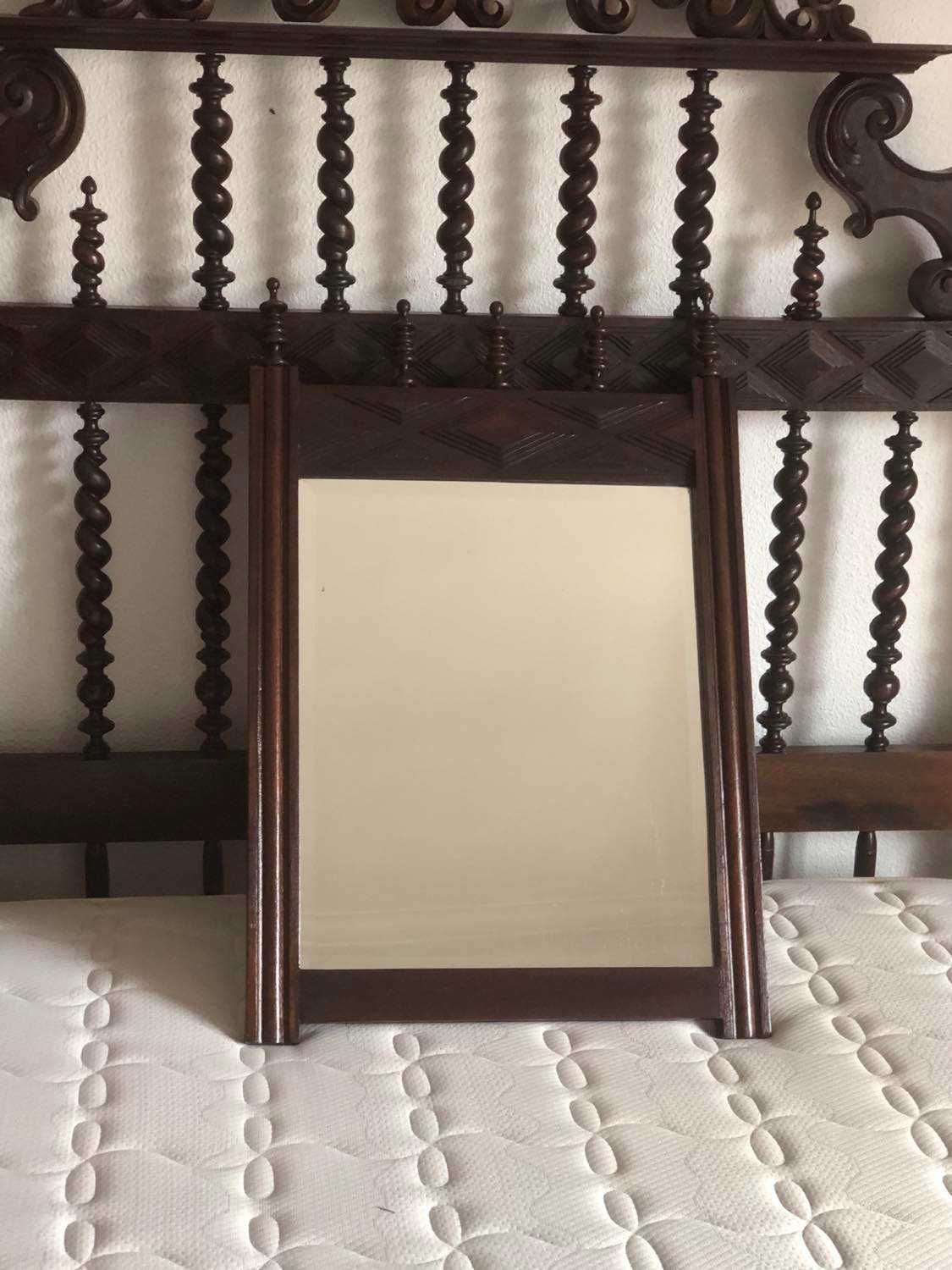 Mobília de Quarto de Casal Antiga com Roupeiro – usada em bom estado