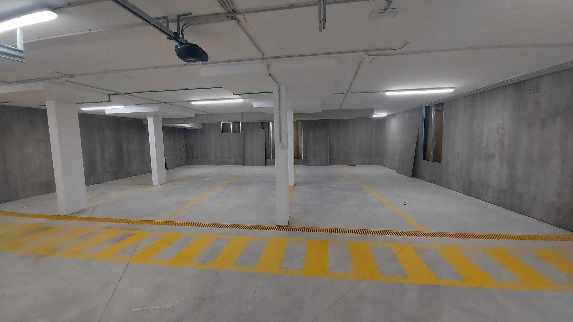 Lugar Duplo Garagem Rua Roberto Ivens Matosinhos