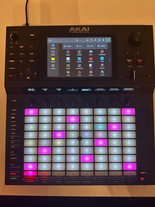 Akai Force Workstation + 1TB SSD