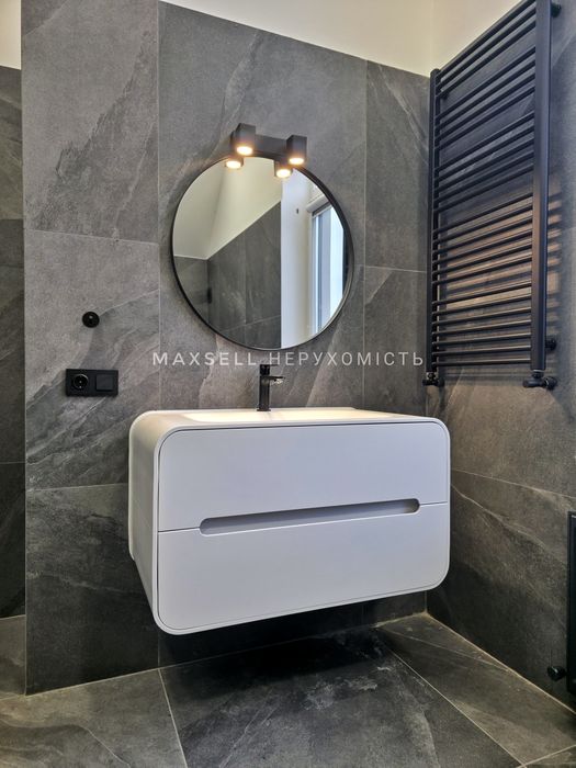 Сучасний будинок з новим ремонтом на Косівщині