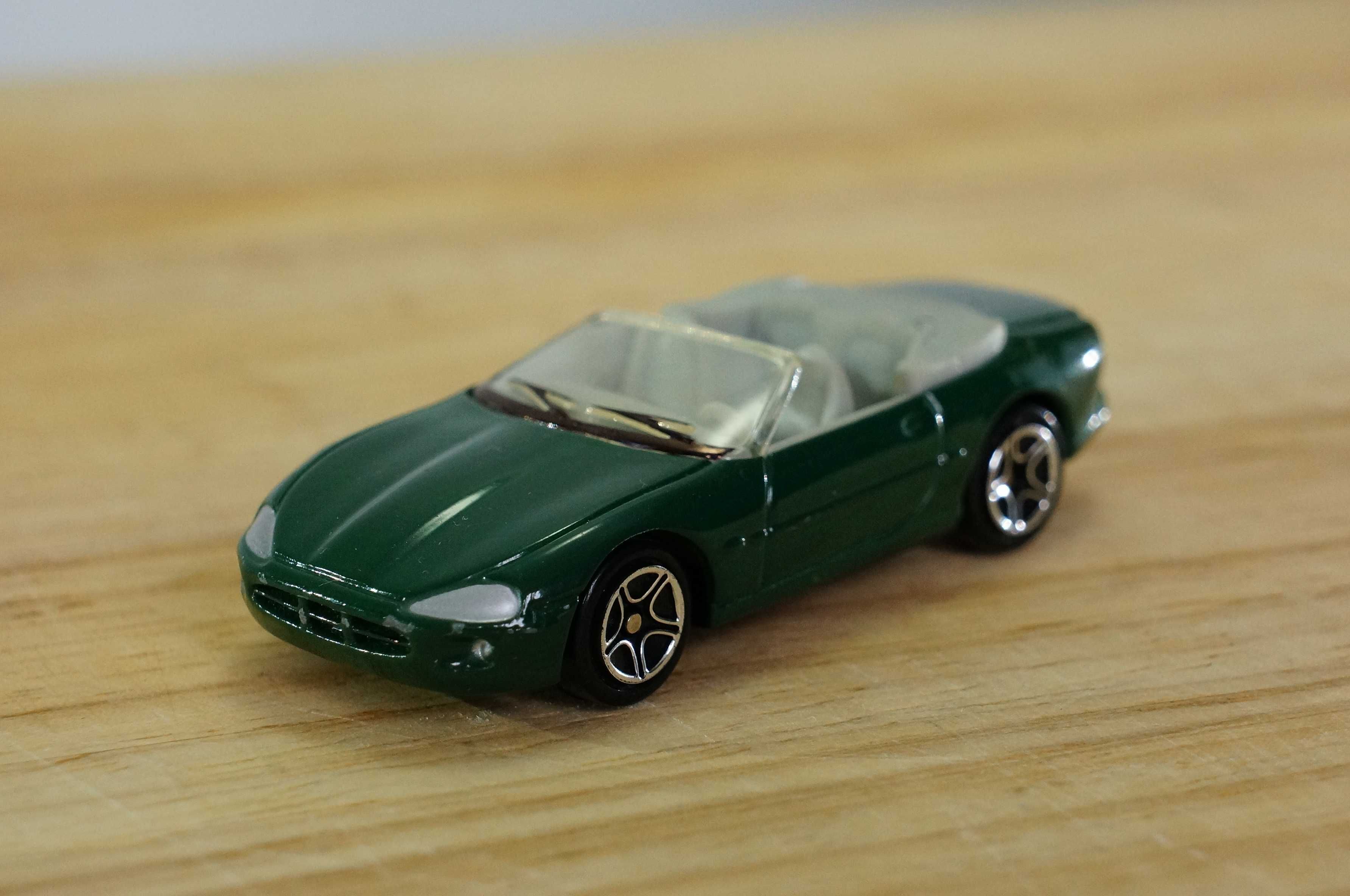 Matchbox Jaguar XK8 - 1997 - 1:64 - zielony