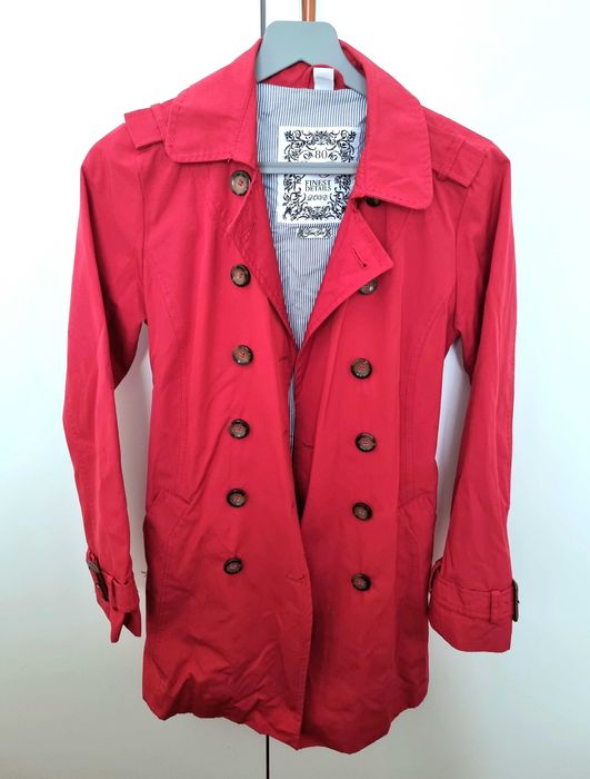 Gabardine vermelha com cinto Zara Kids, tamanho 11-12 anos