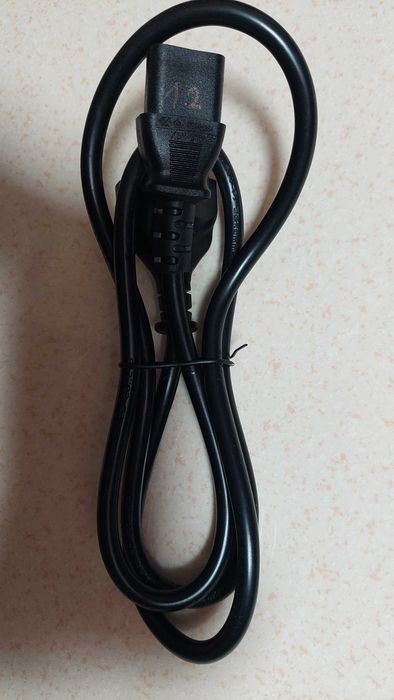 Cabo de alimentação