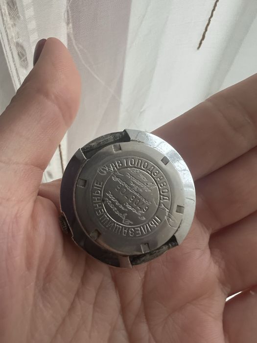 Вінтажний радянський годинник Заря советские наручные часы