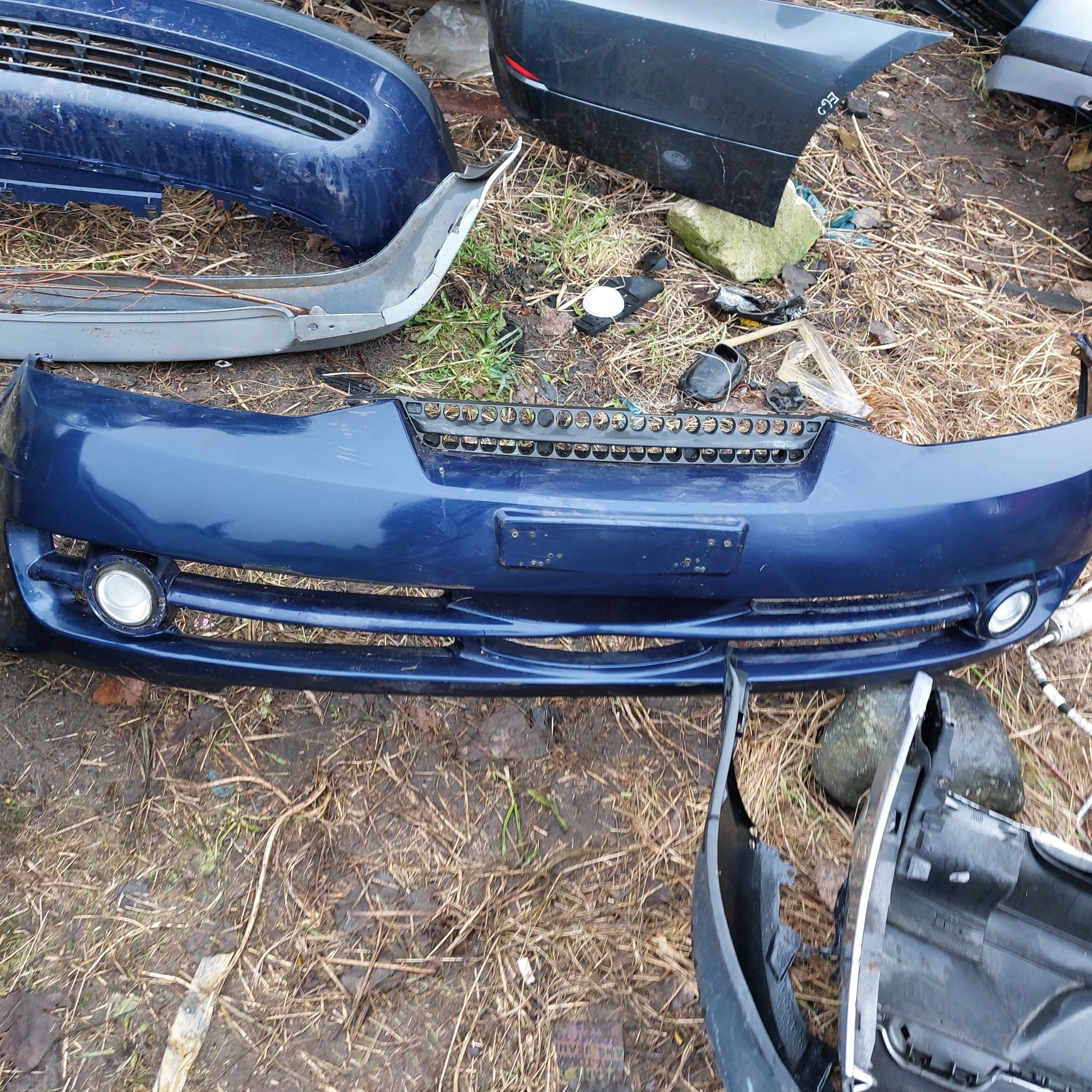 Hyundai Coupe 2 zderzak przedni z halogenami