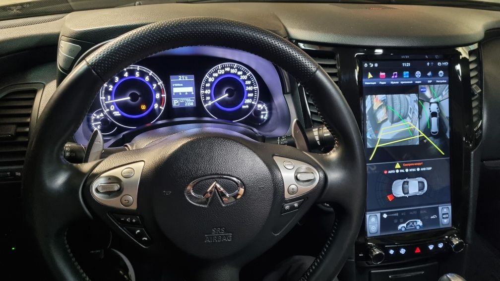 Infiniti QX70 Європа AWD