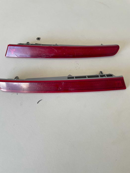 Відбивачі світла заднього бампера Ford Explorer 5 (2010-2016) Б/У