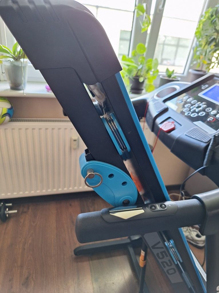 Bieżnia elektryczna URBOGYM V520*REZERWACJA do wtorku 09.09.