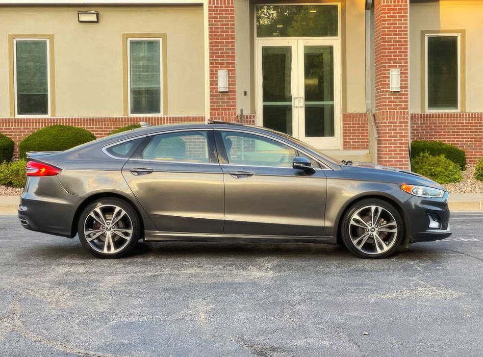 Ford Fusion Titanium      2020
