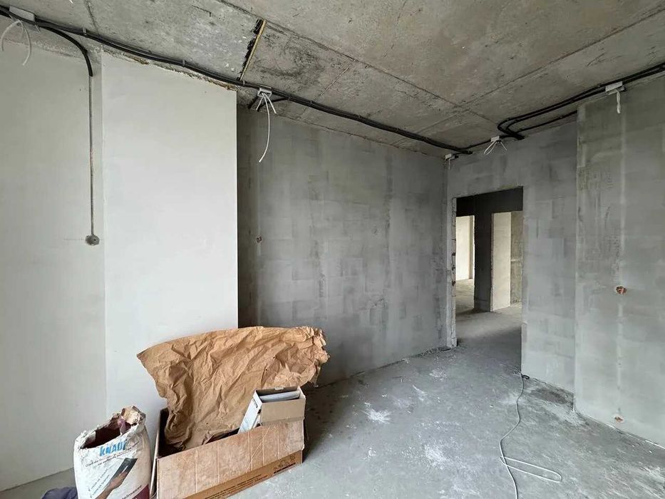 Простора трикімнатна в ЖК "Шоколад" !