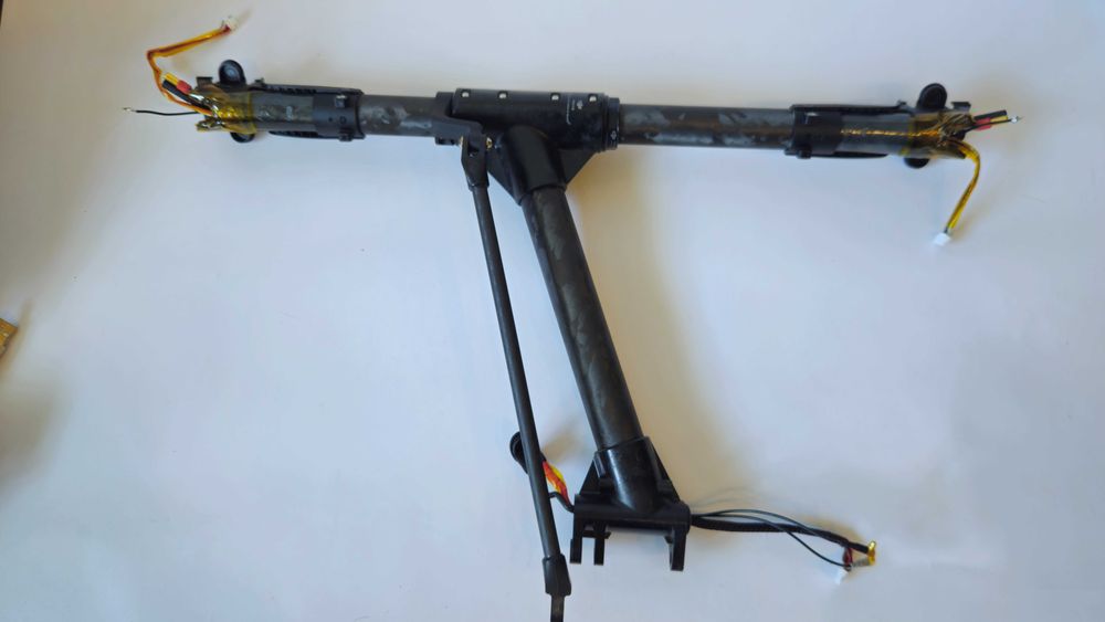 DJI Inspire 1 - skrzydło lewe