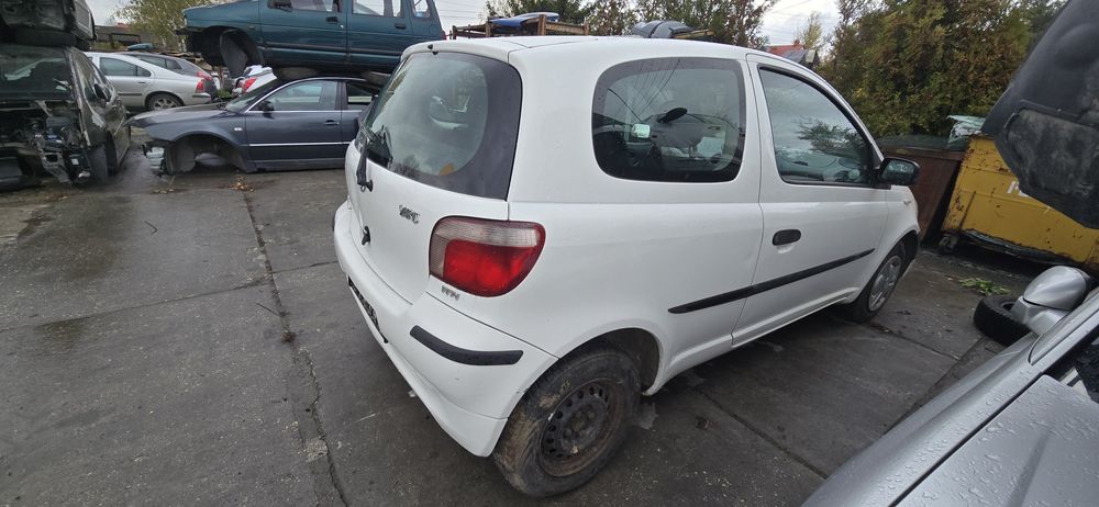 Silnik 1,0 Toyota Yaris I 2002r zderzak lampa klapa maska części