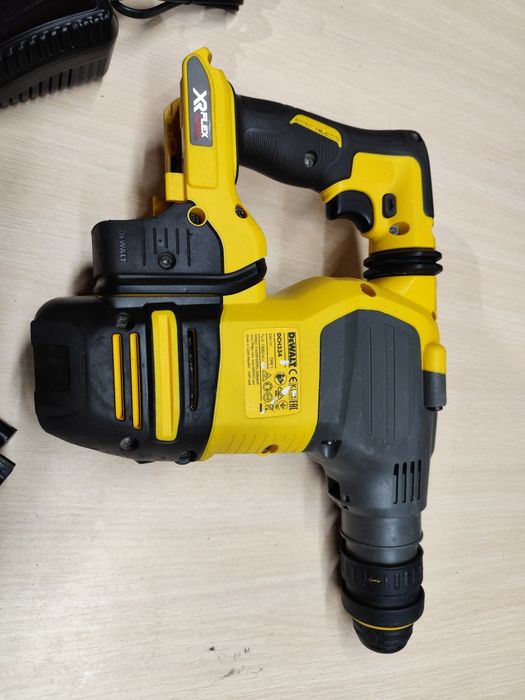 DeWal DCH 334 безщітковий потужний акумуляторний перфоратор Деволт ори