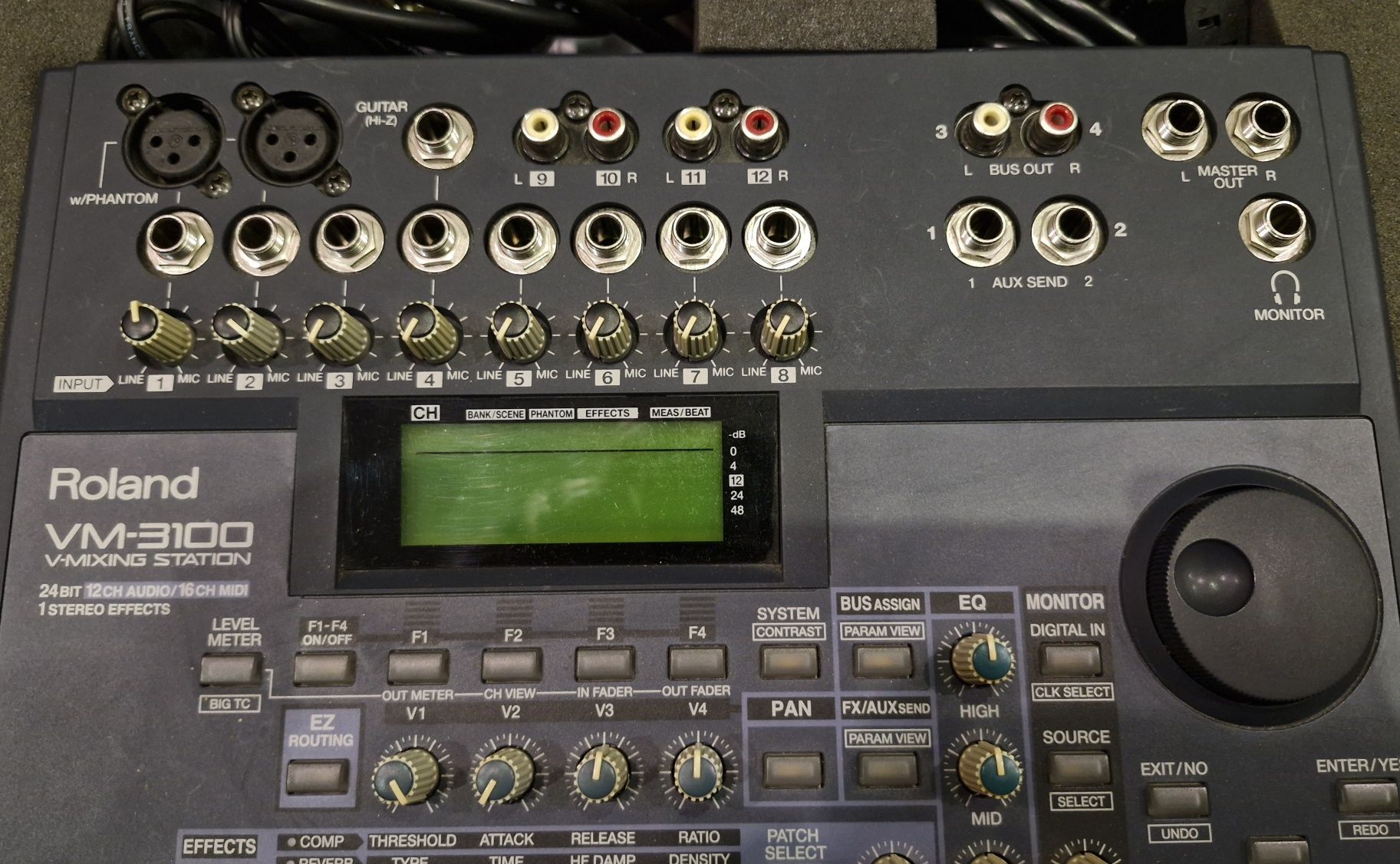Roland VM-3100 c/ Case