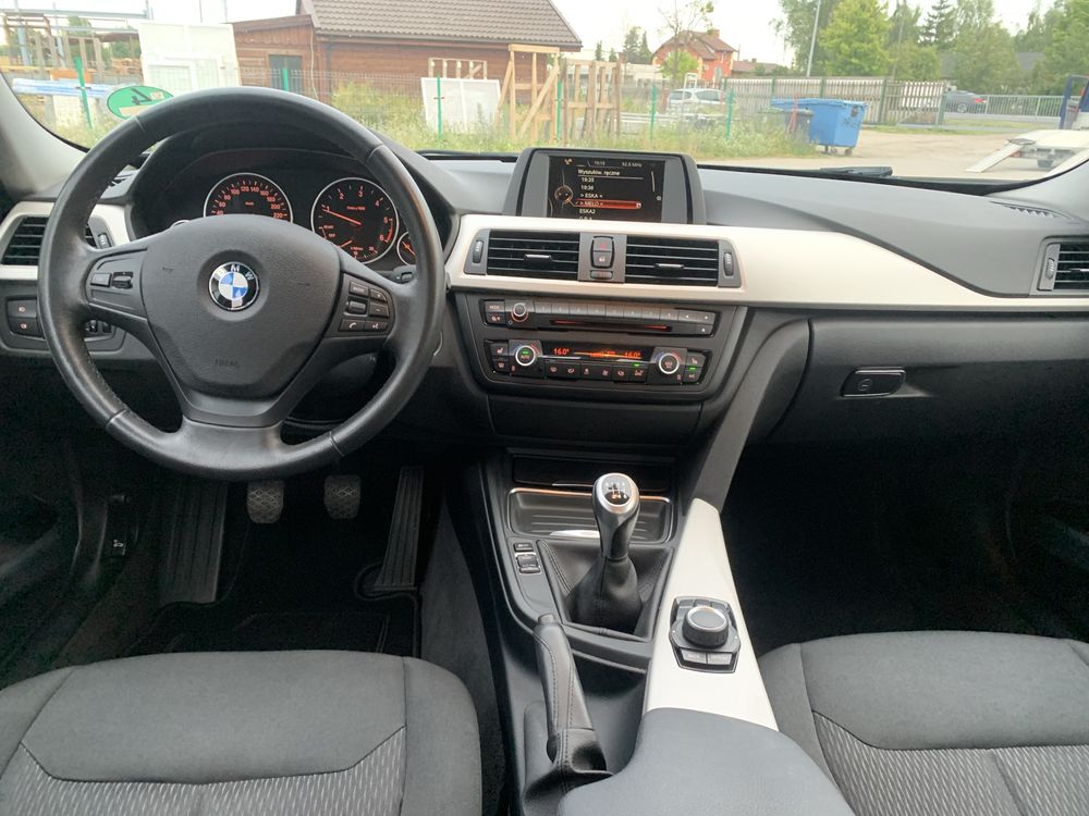 BMW 320D F30 163 KM niski przebieg climatronic super stan OPŁACONA