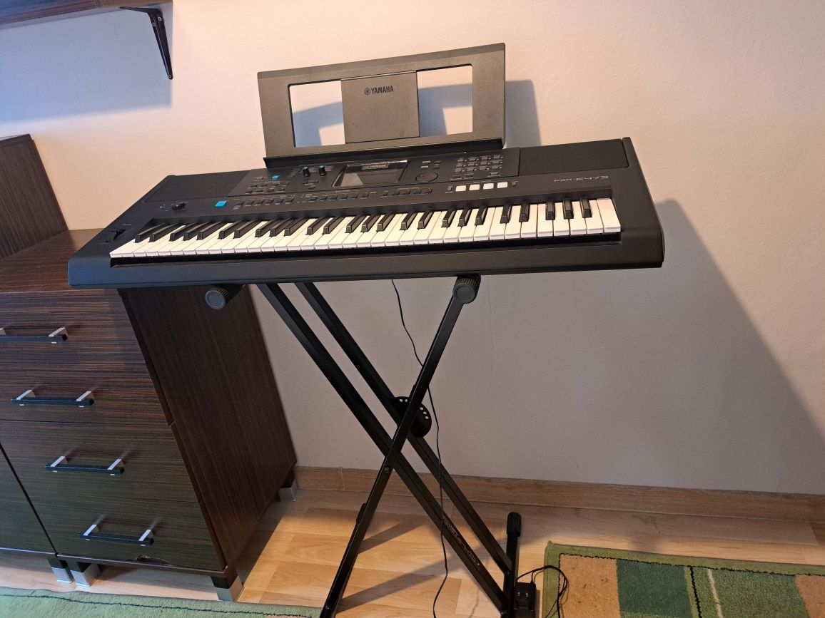 Keyboard Yamaha PSR-E473 + statyw