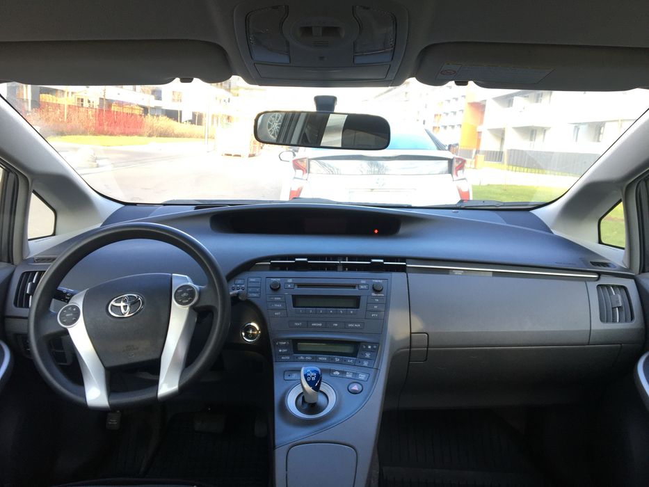 Toyota Prius 30, rok 2011. Mam kilka podobnych na sprzedaż