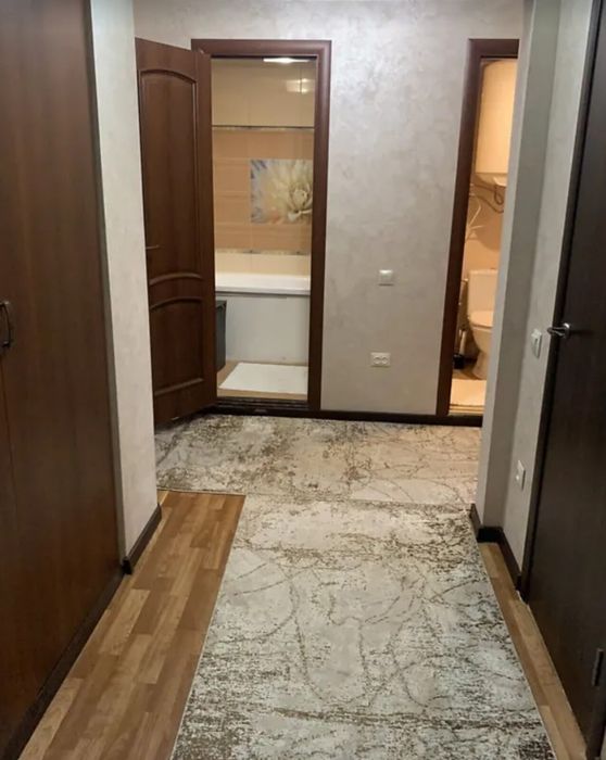Продаж 3к квартири 64 кв. м на просп. Злуки