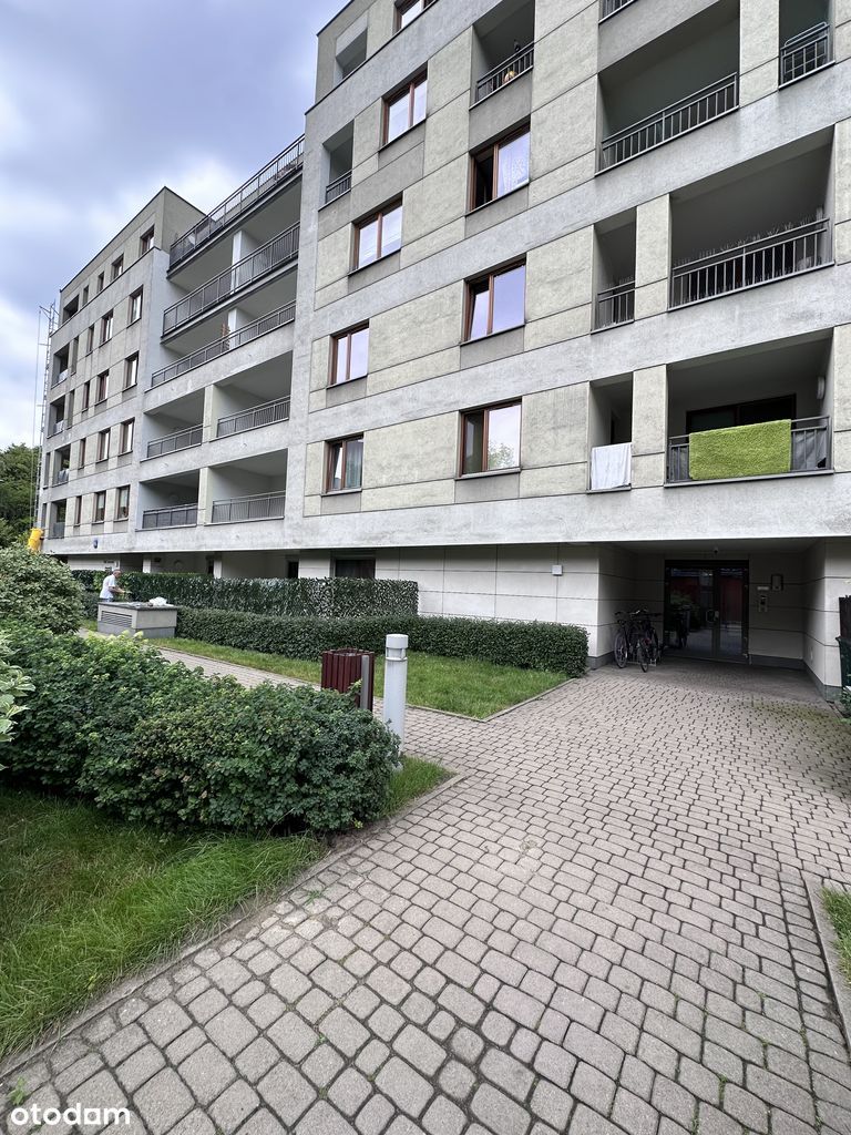 Idealne dla pary. Przestronne mieszkanie na wynajem w cichej okolicy.