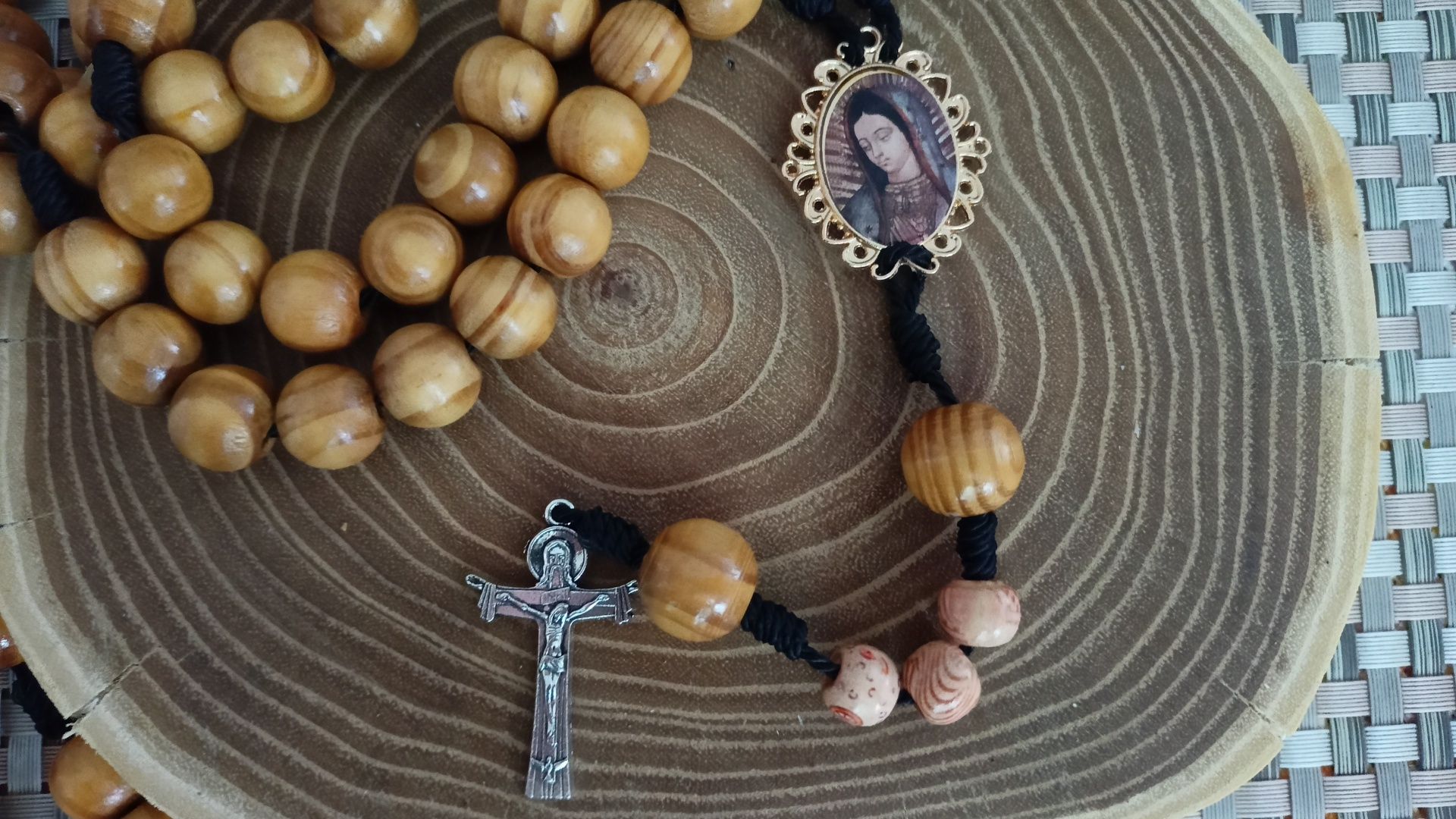 Bardzo duży różaniec drewniany- handmade