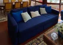 Sofá cama azul do IKEA