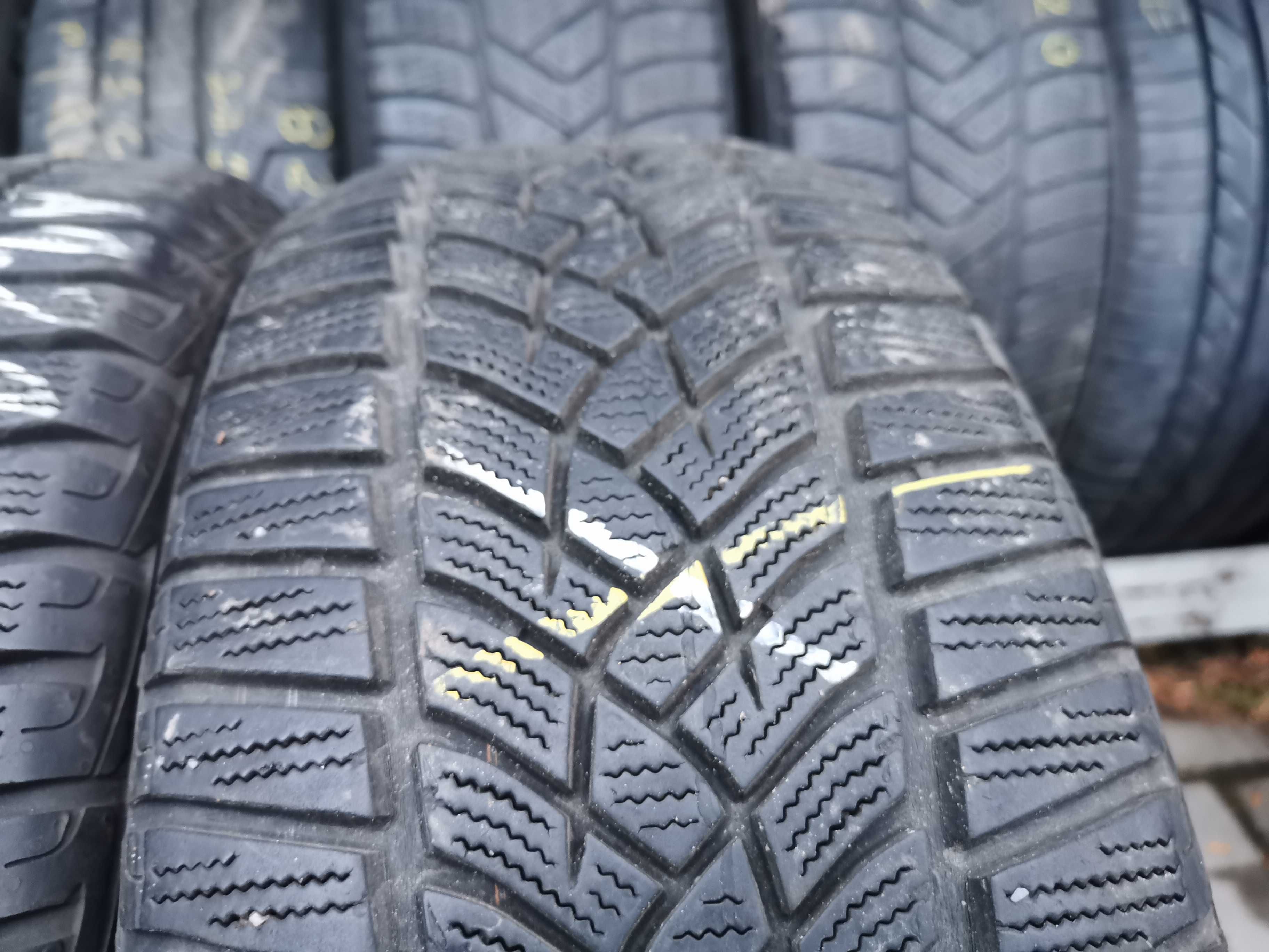 Goodyear Ultragrip Performance 205/55r16 94V N8585