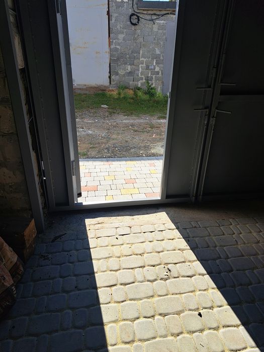 Гараж. Двоповерховий.