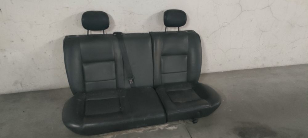 Bancos traseiros VW Mk4