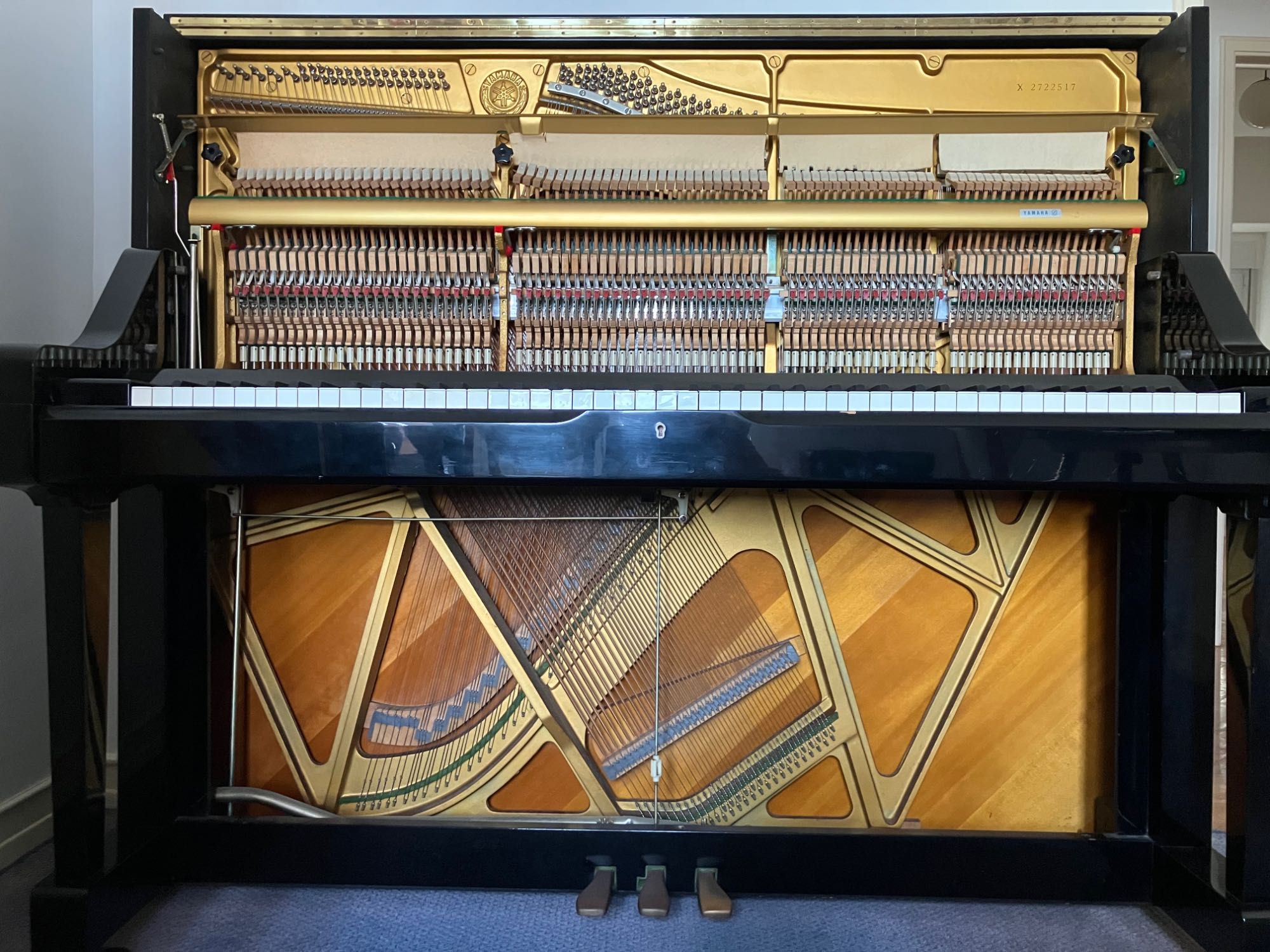 Piano vertical Yamaha modelo X