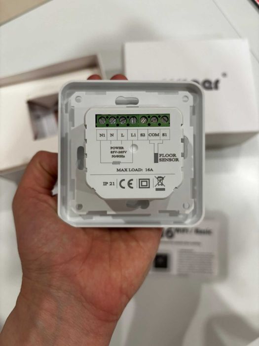 Wiper Sunfloor C16 Wi-Fi Termostat do ogrzewania podłogowego