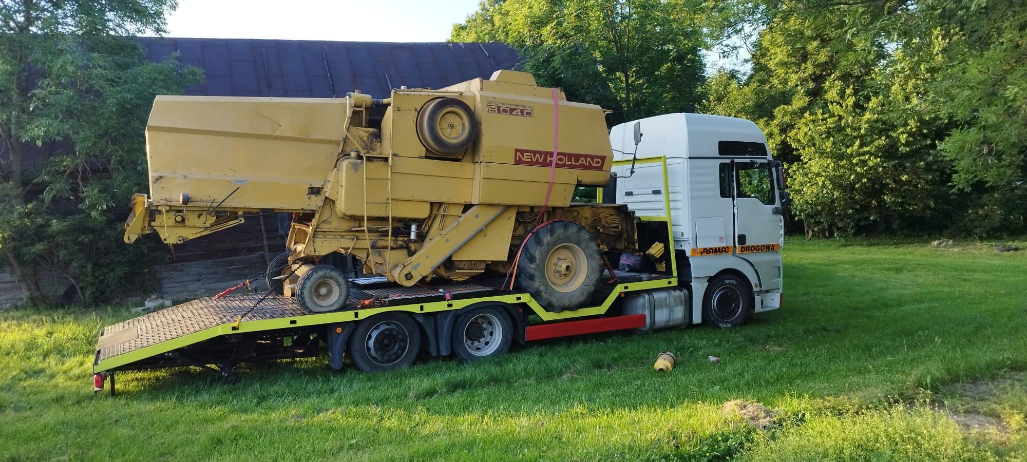 Usługi transportowe laweta pomoc drogowa transport maszyn kombajnów
