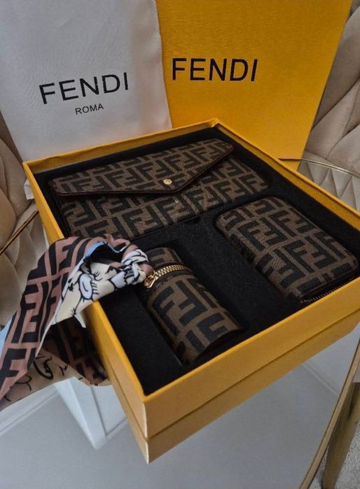 Komplet zestaw 3w1 Fendi torebka  portfel zawieszka