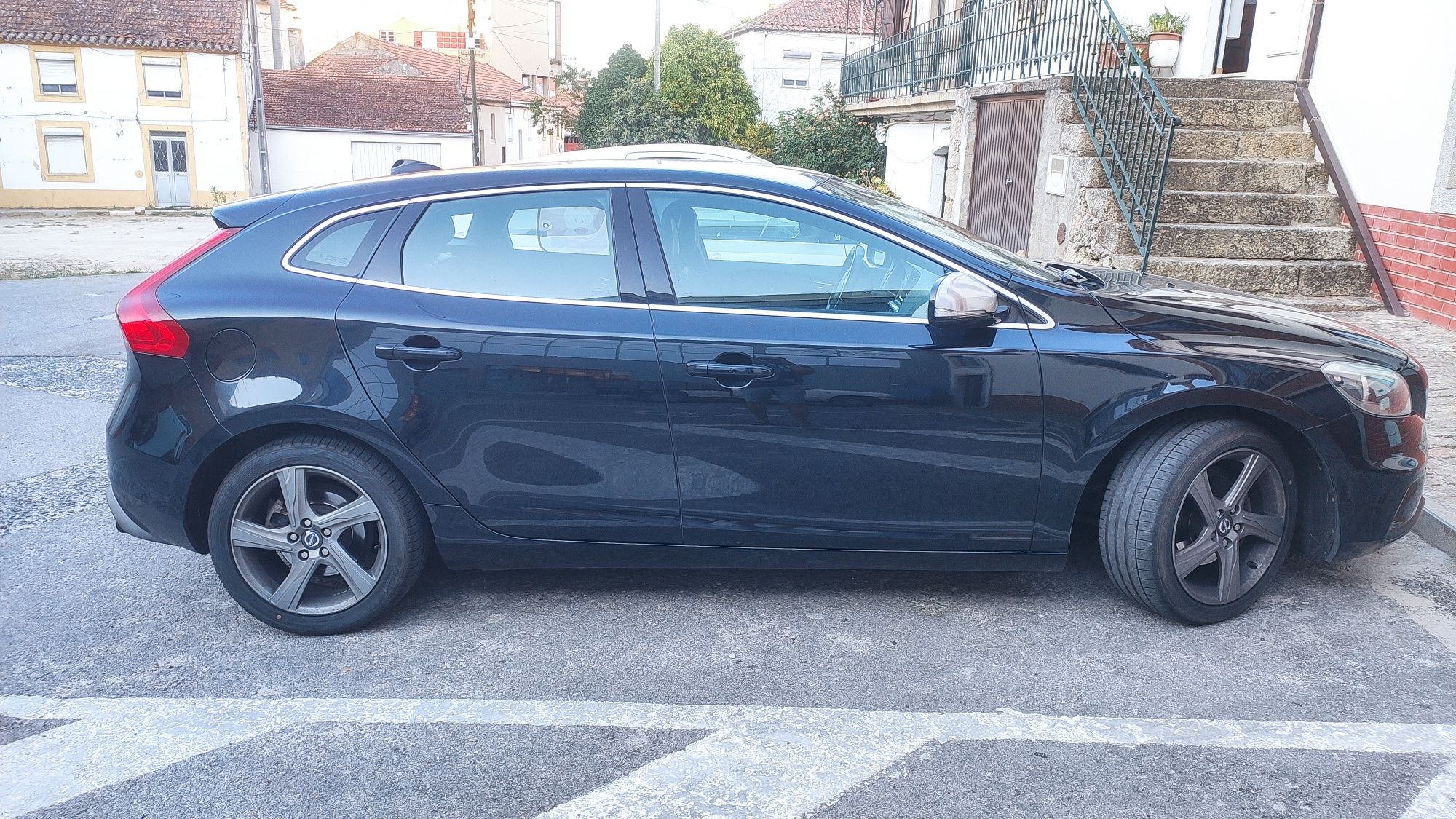 Volvo V40 R Design