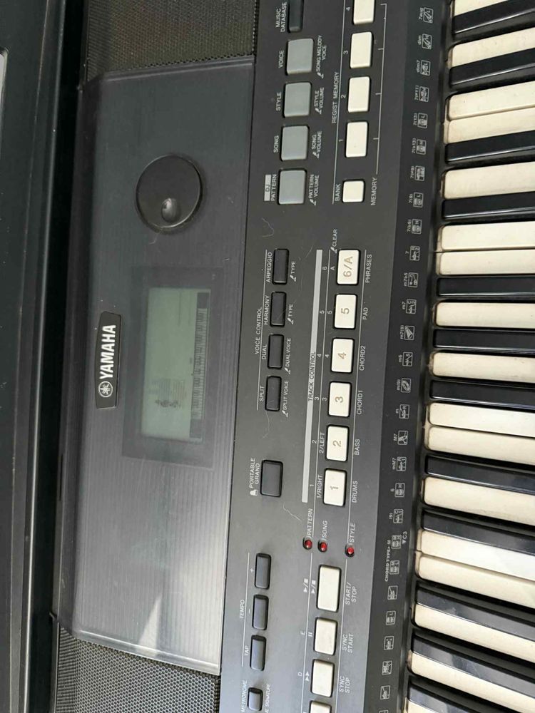 Yamaha E433 + stojak