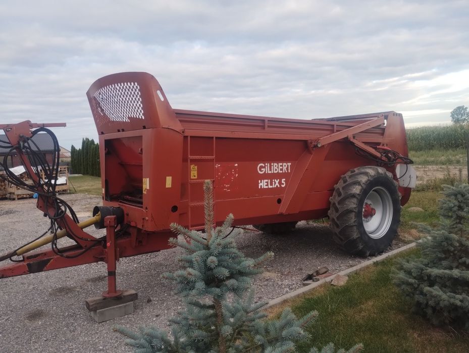 Rozrzutnik obornika wapna Gilibert helix 5 Jeantil
