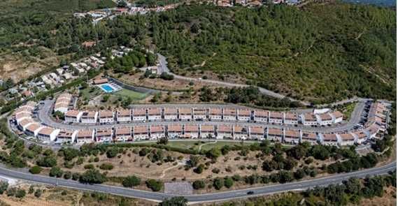 Moradia T3 em Condomínio com Piscinas e Lazer – Quinta do Sol