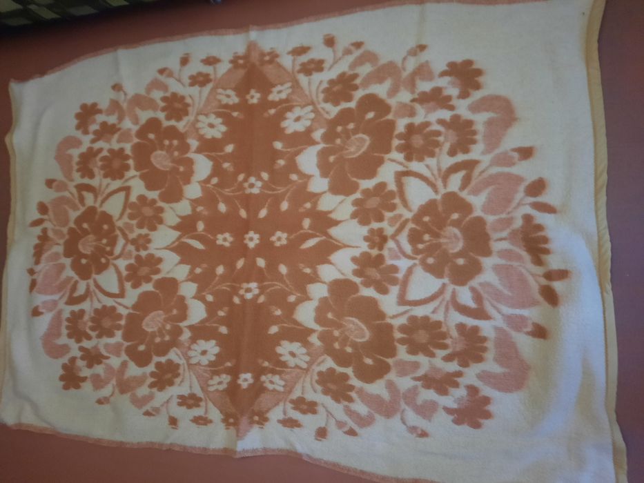 Одеяла, полотенца