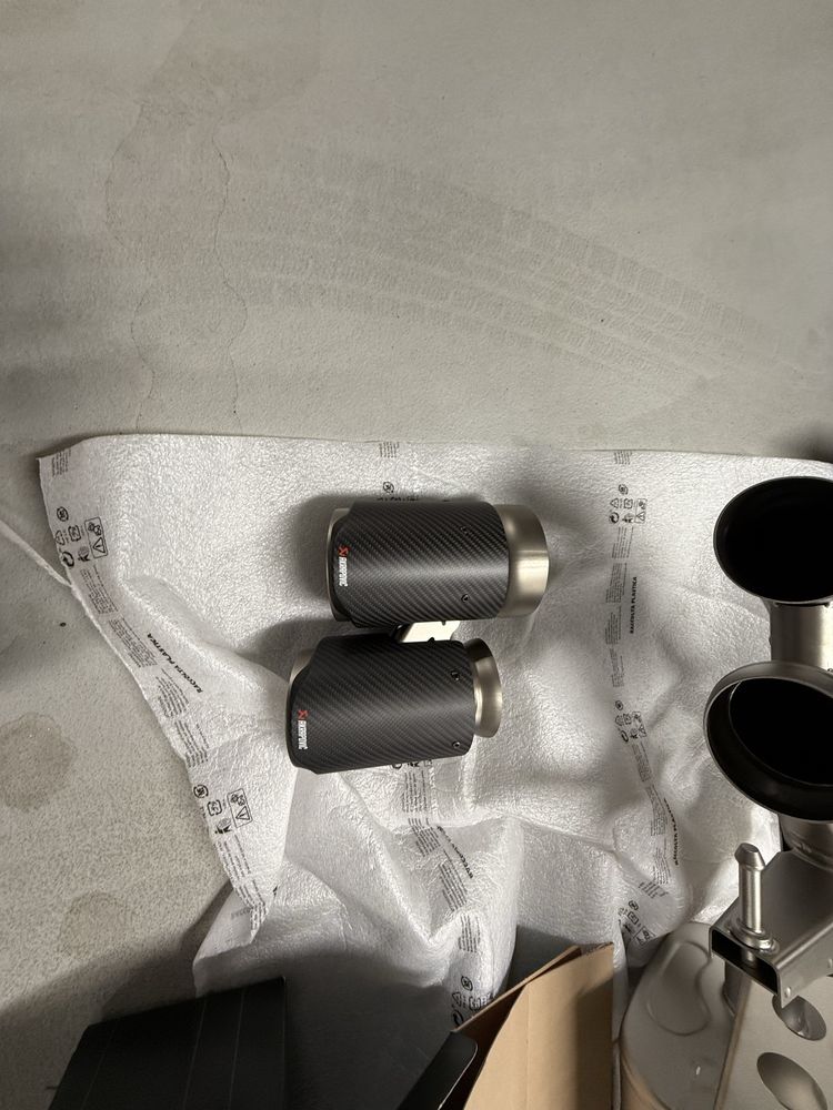 TYTANOWY UKŁAD Akrapovic SLIP-ON bmw f90 m5