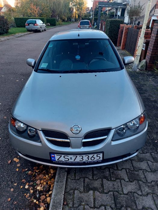 Nissan Almera stan bardzo dobry, niski przebieg.