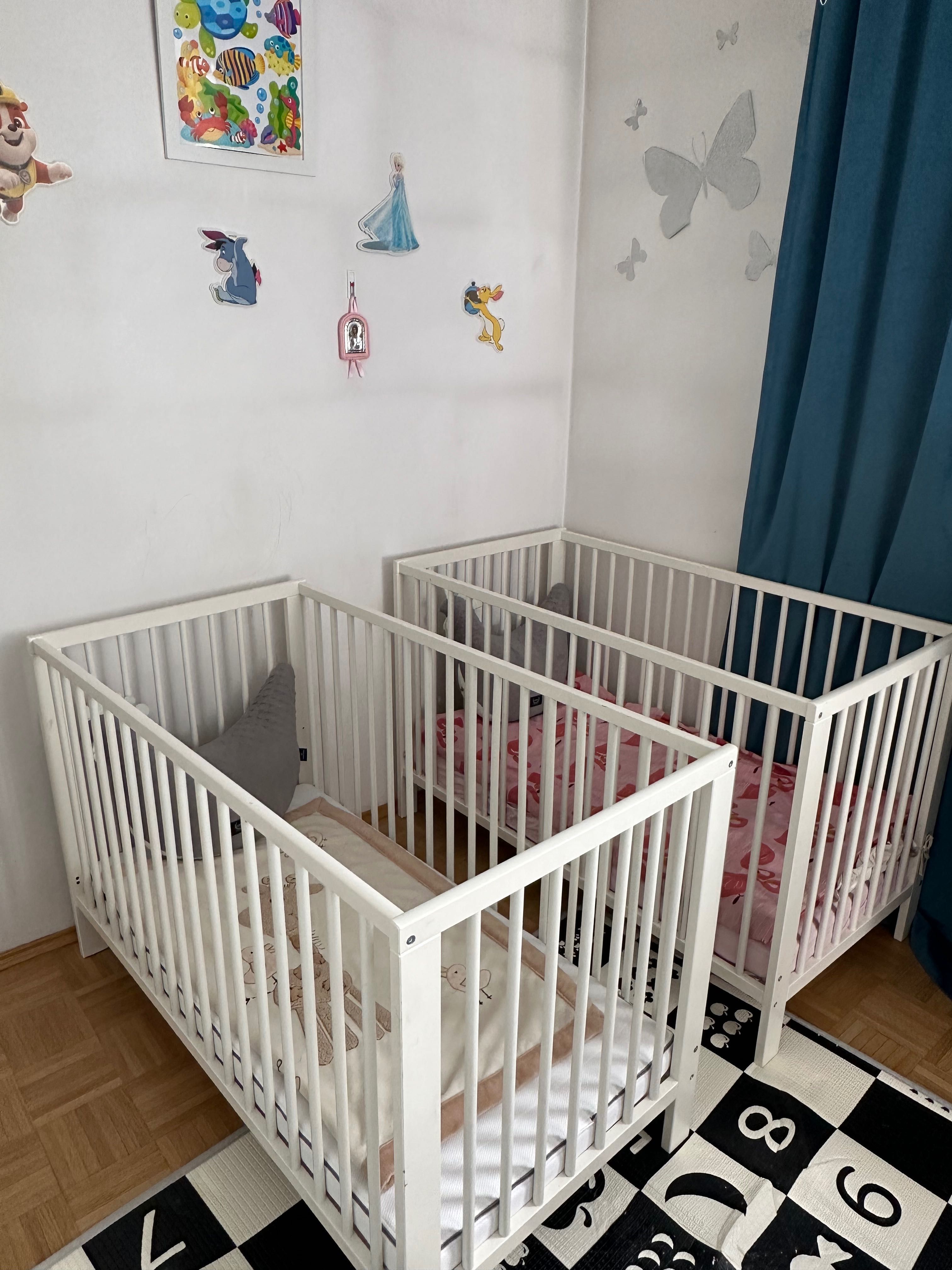 Lozeczko dzieciece z materacem (2 szy. Mozna pojedynczo)