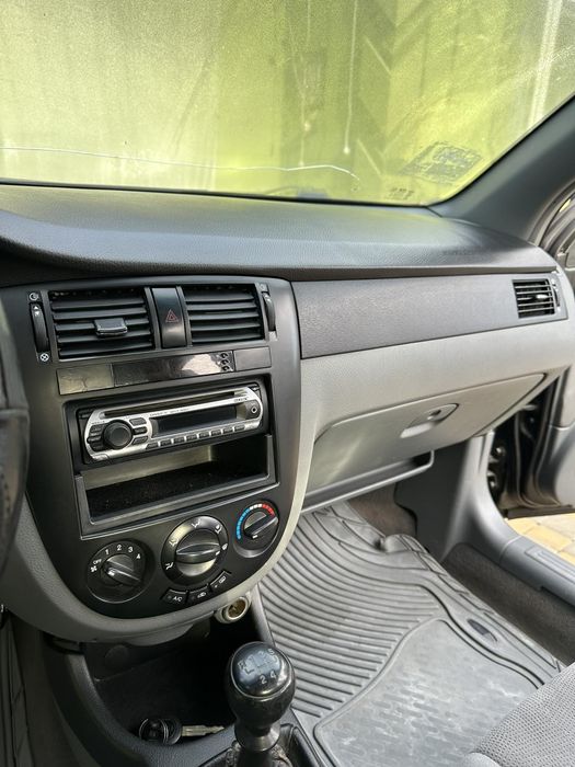 Продаю хорошу надійну машину сів поїхав все зроблено.