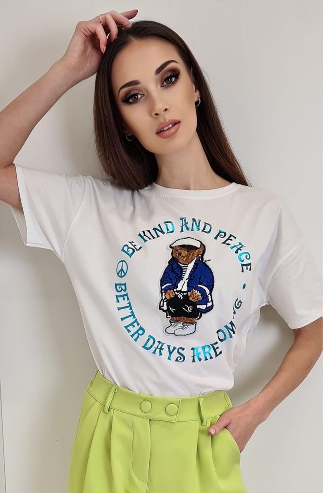 Bawełniany T-shirt z naszywką