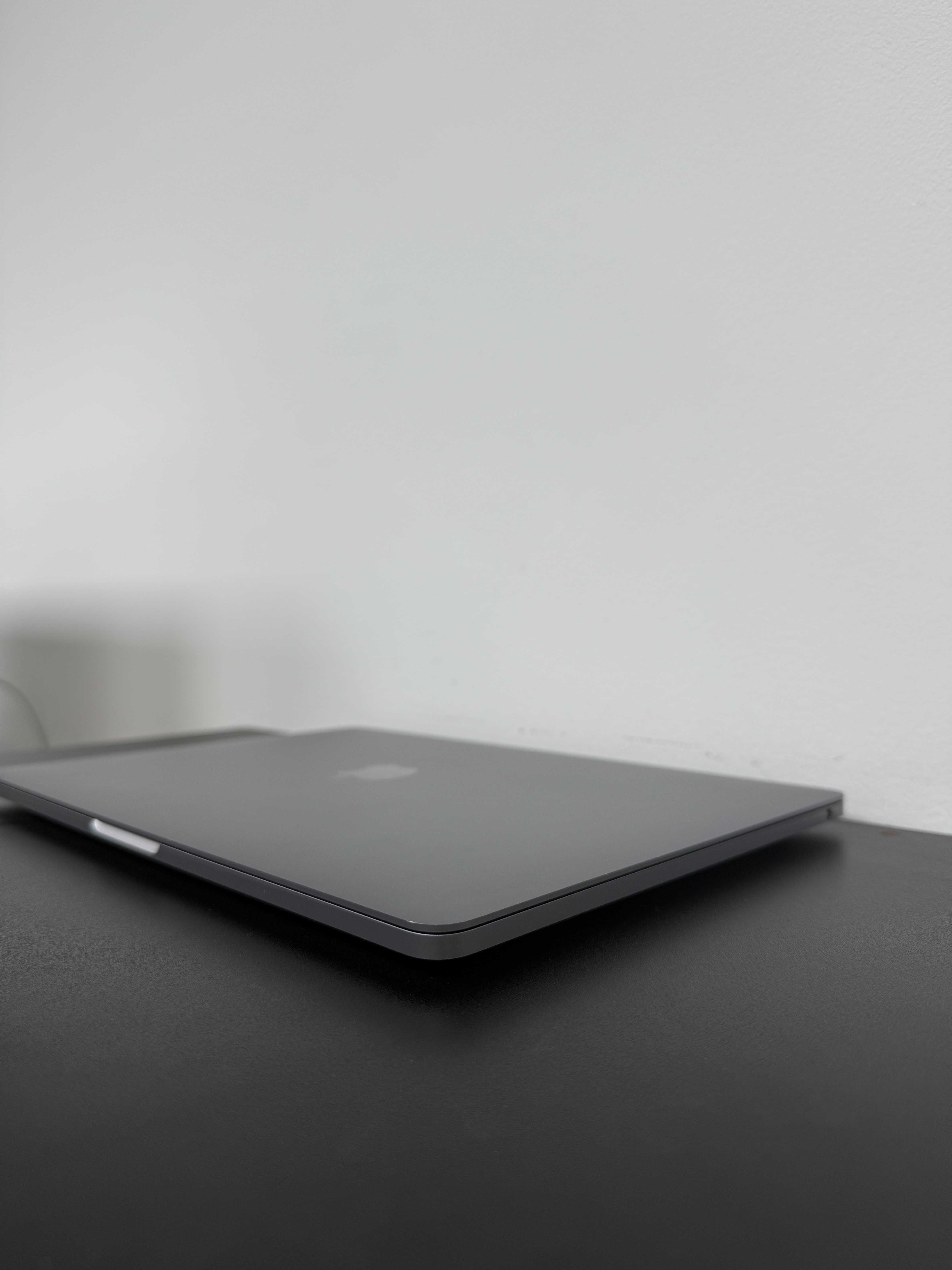 Macbook Pro 2020 (2021 випуск) (M1/8 gb/512 ssd)