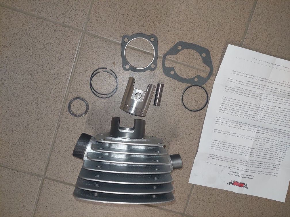 Nowy zestaw naprawczy silnika wsk 125 cylider zeliwny tlok pierscienie