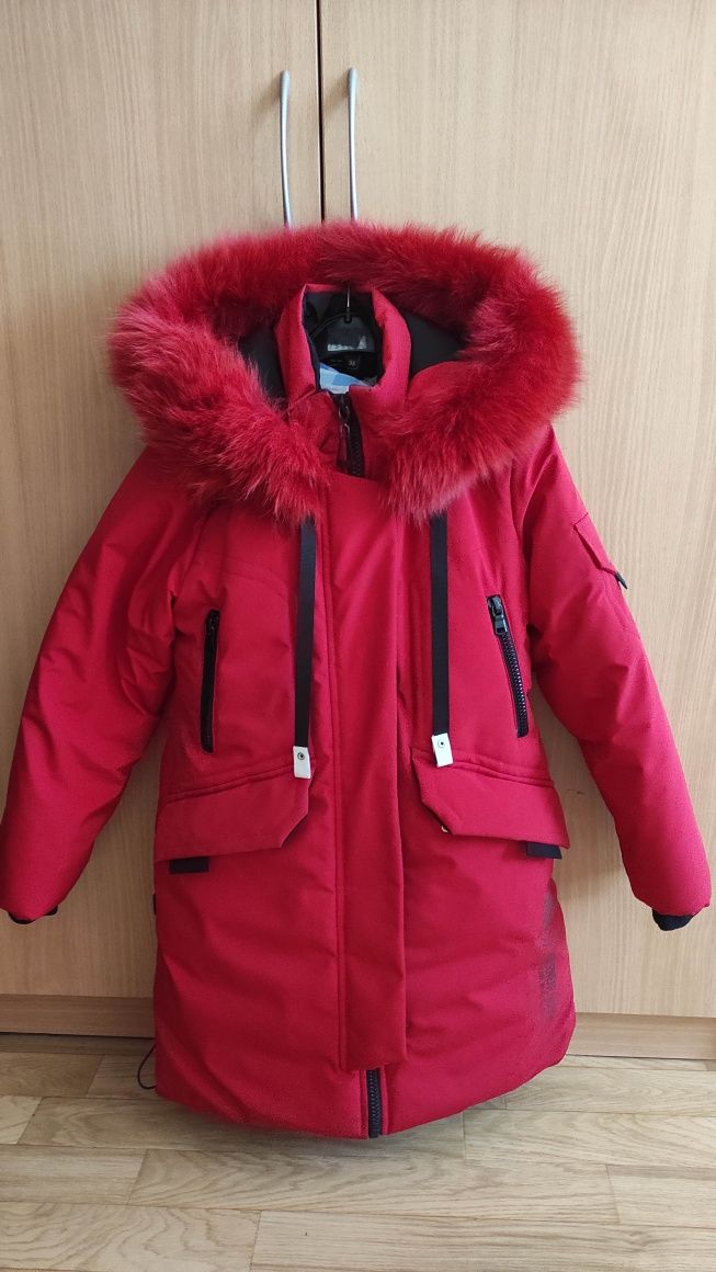 Продам зимнюю куртку на рост от 150 см примерно до 160 см