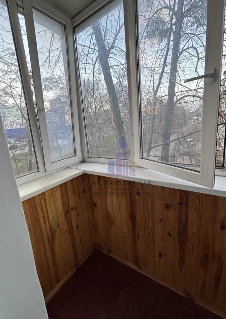 Продається 2к квартира в центрі міста Бровари, вул.Київська, 308.